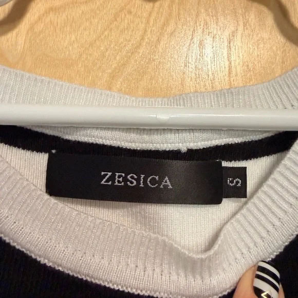 Zesica Monochrome Striped Tank Top - NWOT - small - Picture 2 of 4